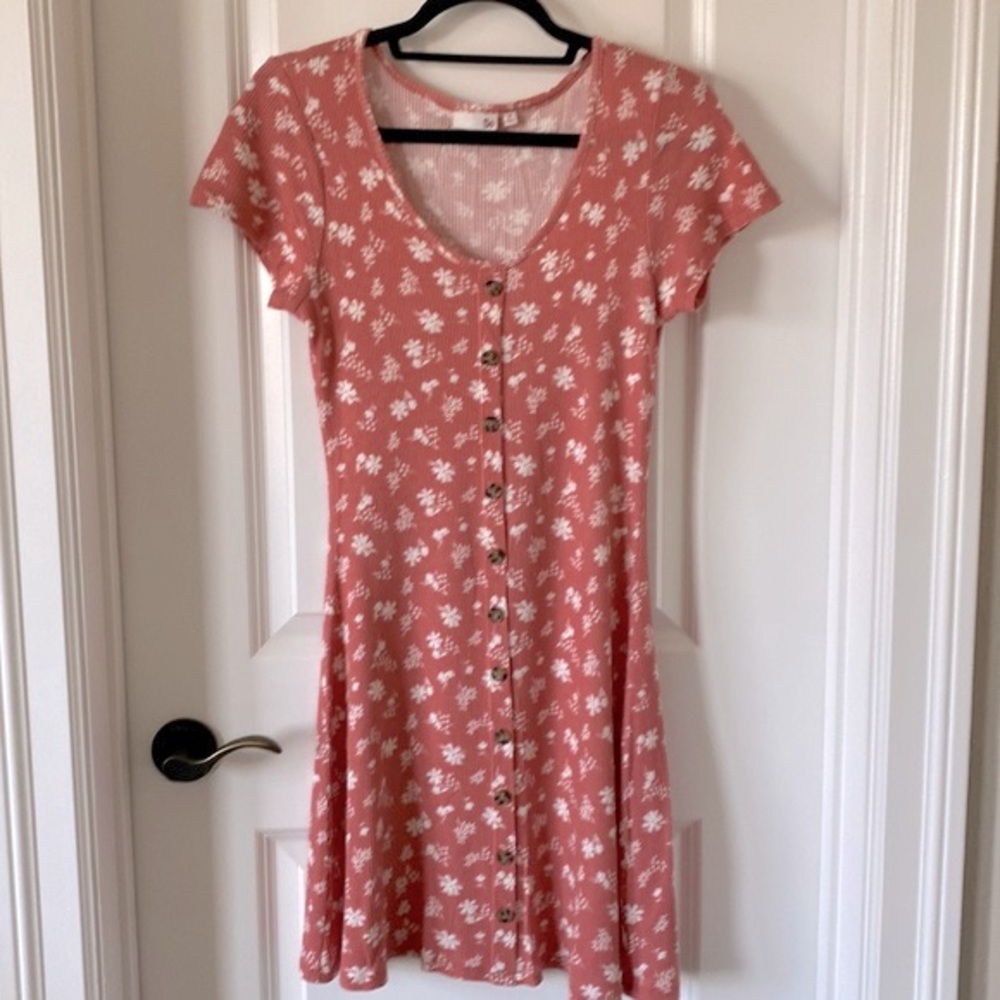 SO - Salmon with White Flowers Short Sleeve Skater Dress